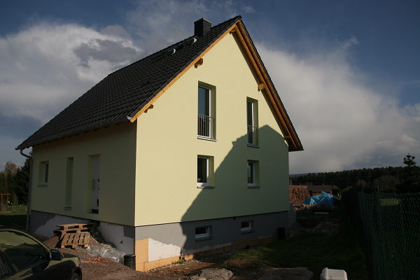 View from north-west at the house without scaffolding.