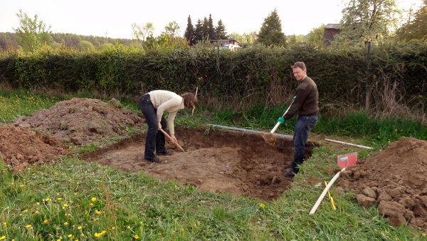 Manu und Markus beim Graben
